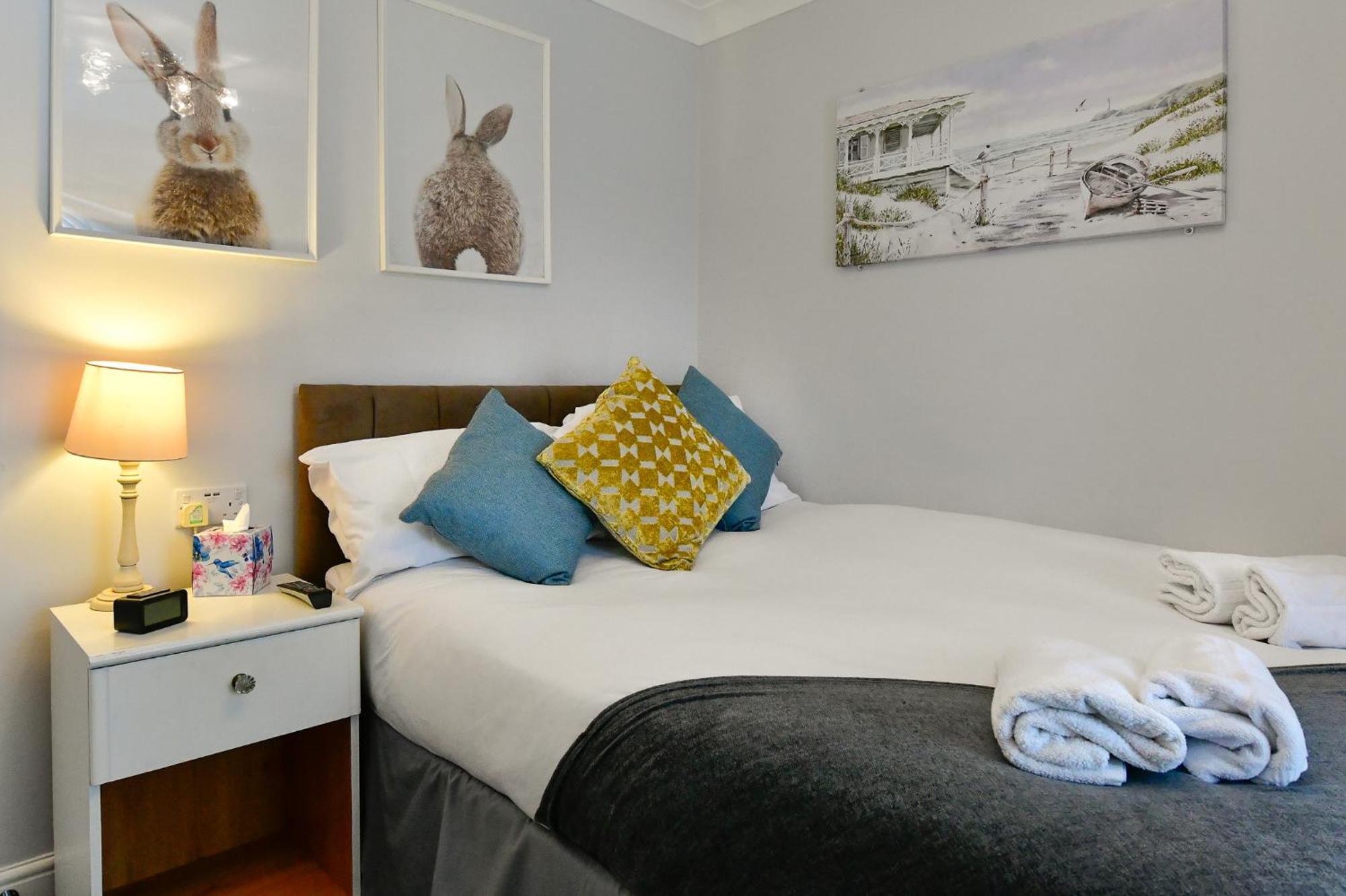 Free Parking - Heart Of The City - Superb Townhouse & Garden - Peaceful Area But Only 5Min Walk To Beach, Shops, Bars, Arena, Marina, Parks Swansea Ngoại thất bức ảnh