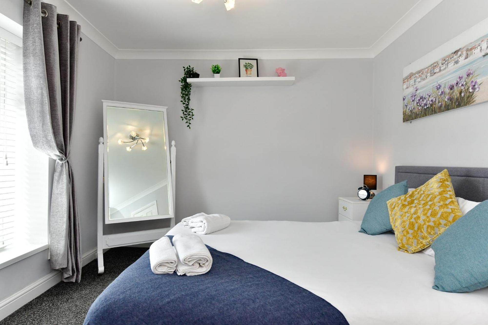 Free Parking - Heart Of The City - Superb Townhouse & Garden - Peaceful Area But Only 5Min Walk To Beach, Shops, Bars, Arena, Marina, Parks Swansea Ngoại thất bức ảnh