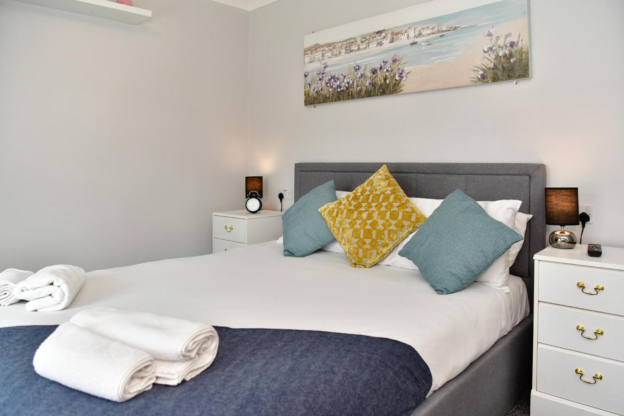 Free Parking - Heart Of The City - Superb Townhouse & Garden - Peaceful Area But Only 5Min Walk To Beach, Shops, Bars, Arena, Marina, Parks Swansea Ngoại thất bức ảnh