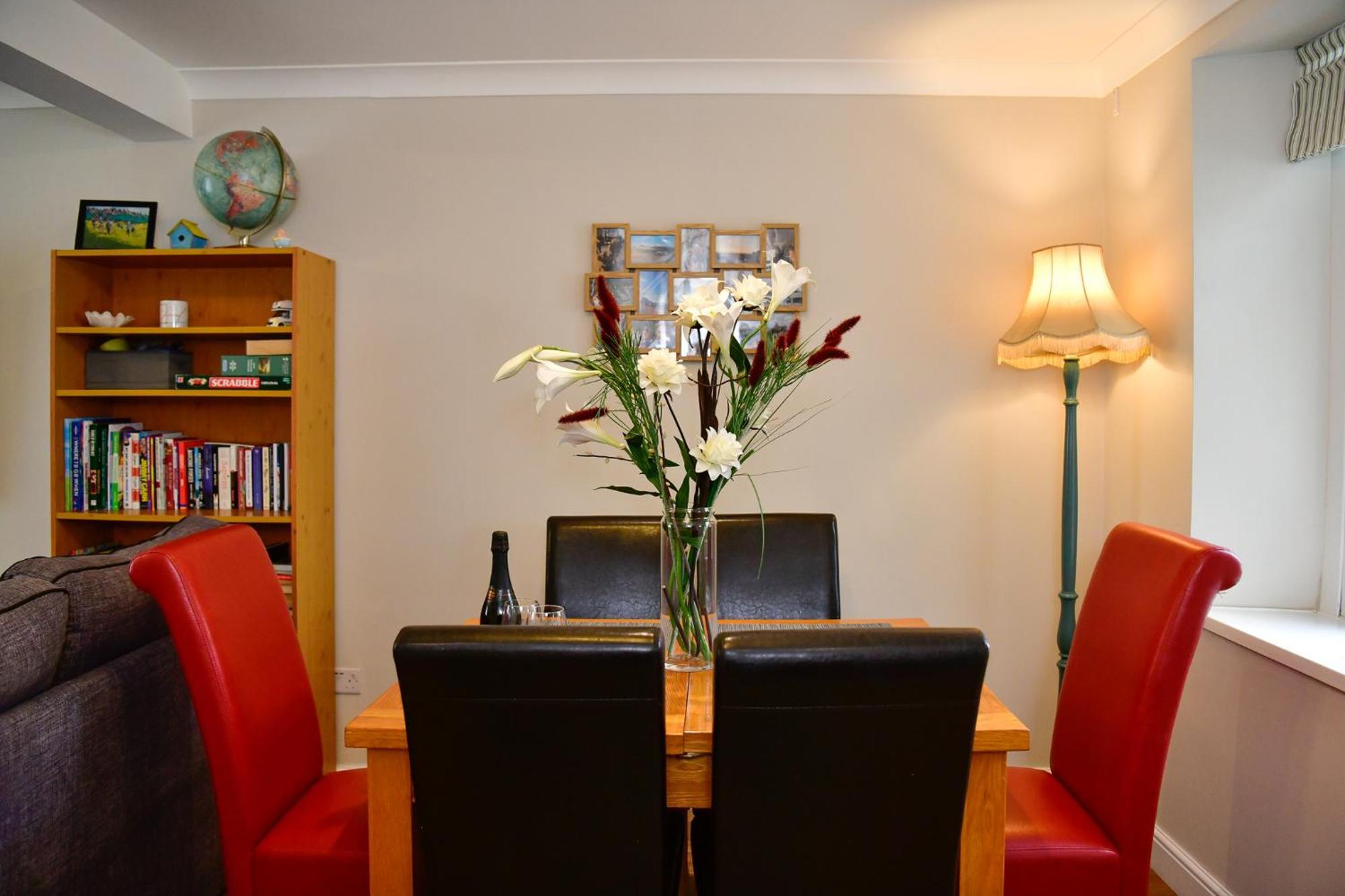 Free Parking - Heart Of The City - Superb Townhouse & Garden - Peaceful Area But Only 5Min Walk To Beach, Shops, Bars, Arena, Marina, Parks Swansea Ngoại thất bức ảnh